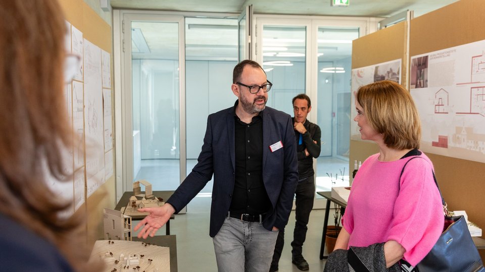 Besuch der Ministerin Olschowski an der HFT Stuttgart - im Gespräch