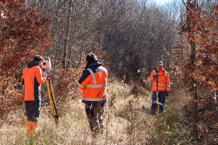 Geländeaufnahme beim Integrierten Vermessungsprojekt